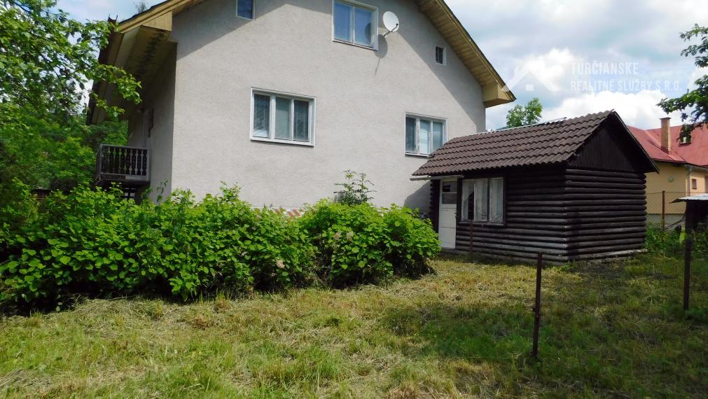 Rodinný dom s veľkým pozemkom vhodný na investíciu v Terchovej