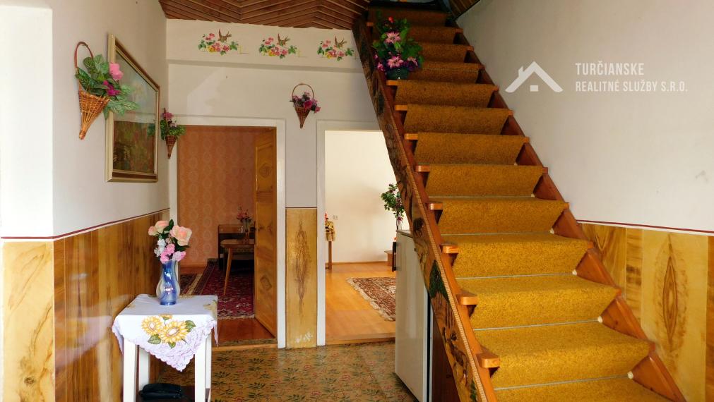 Rodinný dom s veľkým pozemkom vhodný na investíciu v Terchovej