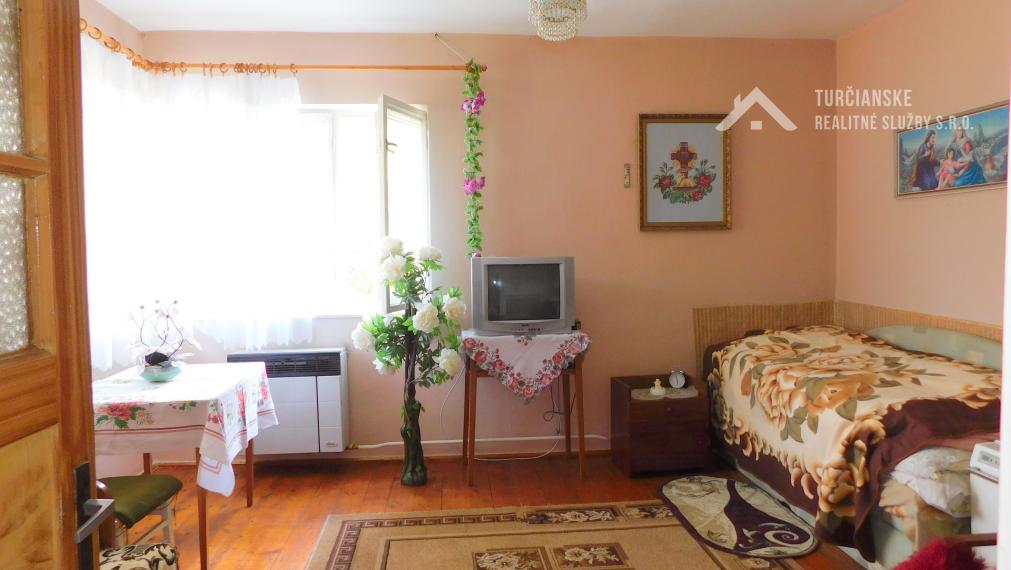 Rodinný dom s veľkým pozemkom vhodný na investíciu v Terchovej