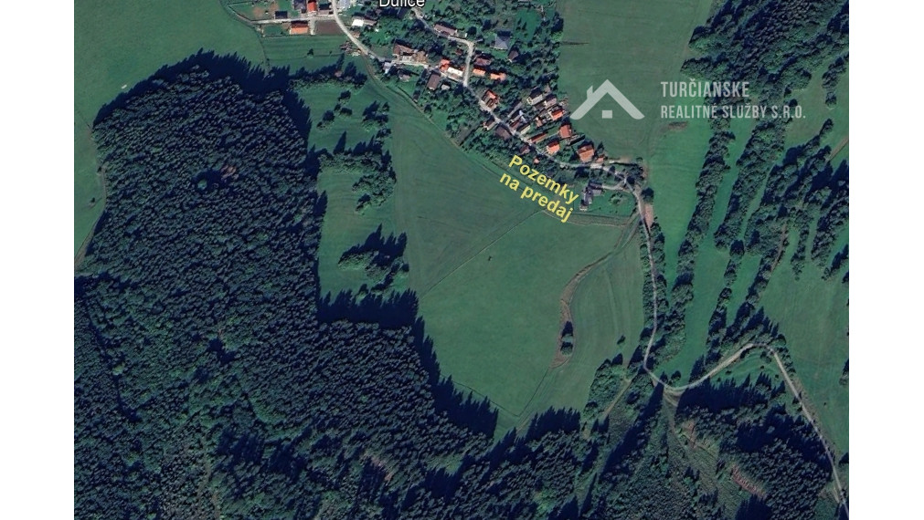 Slnečný zaujímavý stavebný pozemok pri Martine