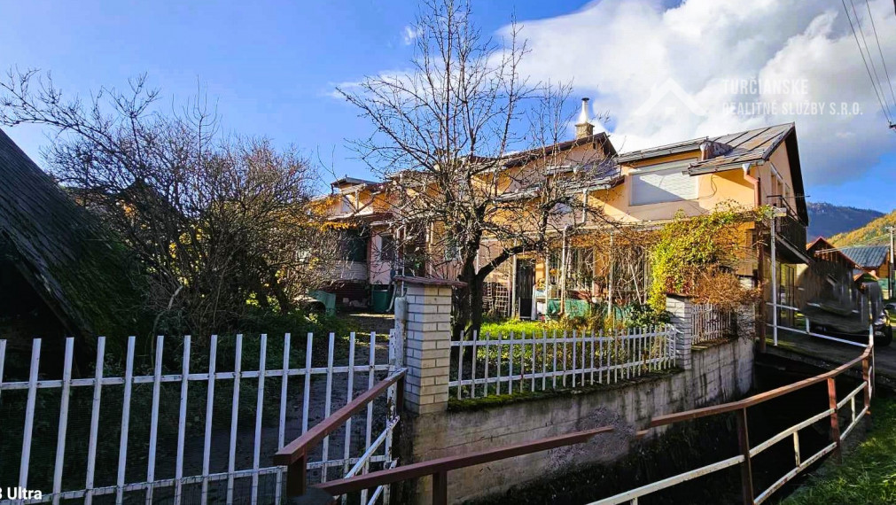 Priestranný dom v dedinke Ižipovce