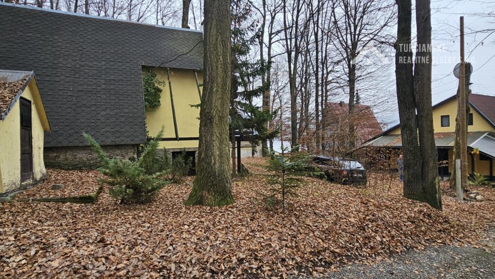 Rekreačný dom na brehu jazera Ružiná časť Divín