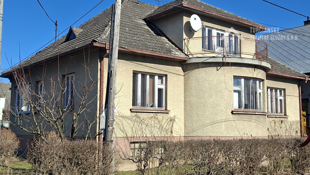 Priestranný rohový rodinný dom v Nižnej na Orave – 516 m² úžitkovej plochy