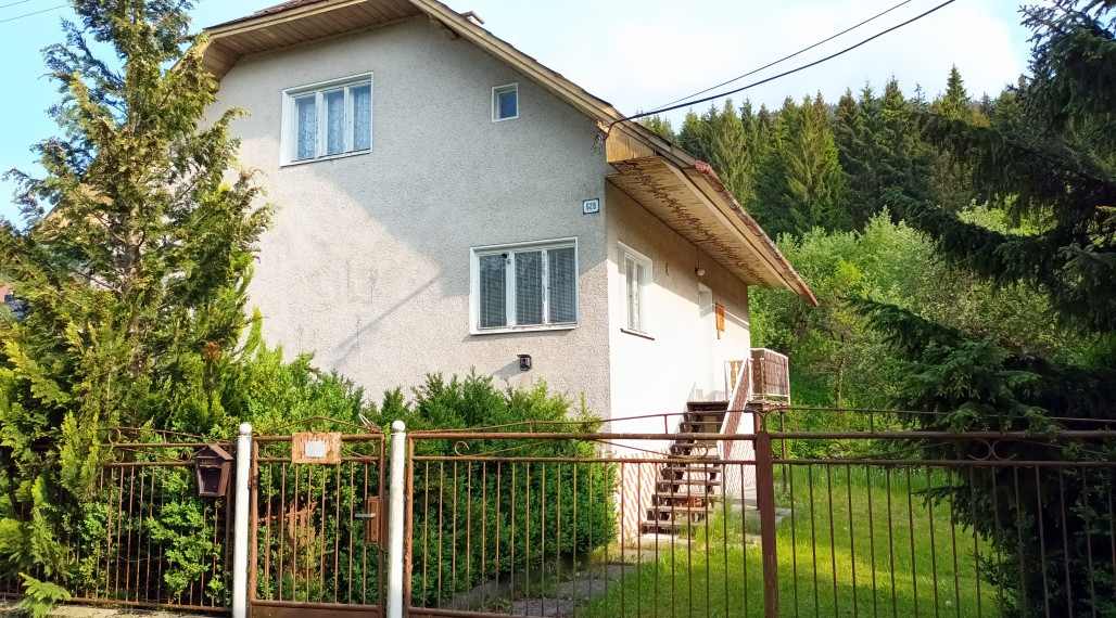 Rodinný dom s veľkým pozemkom vhodný na investíciu v Terchovej