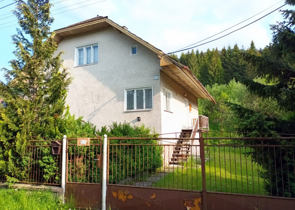 Rodinný dom s veľkým pozemkom vhodný na investíciu v Terchovej