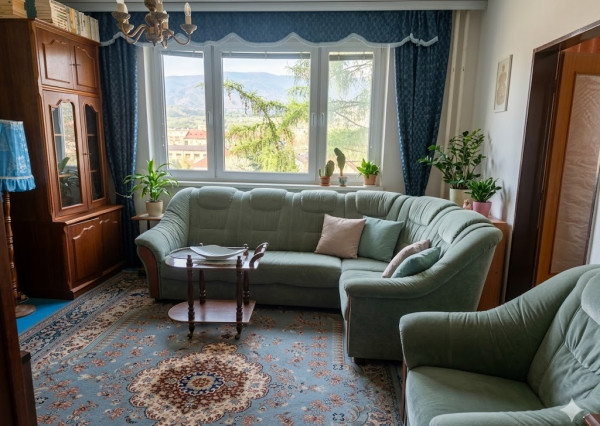 CHODÍTE RADI PEŠO? 3 izby priamo v centre (69m2)